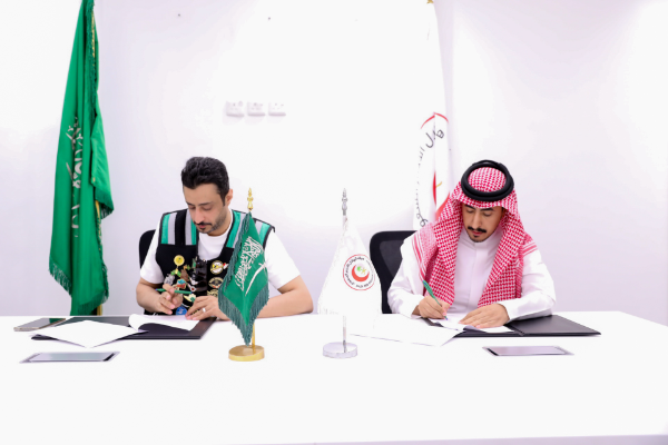توقيع إتفاقية بين الهلال الأحمر السعودي وفريق سعودي رايدرز